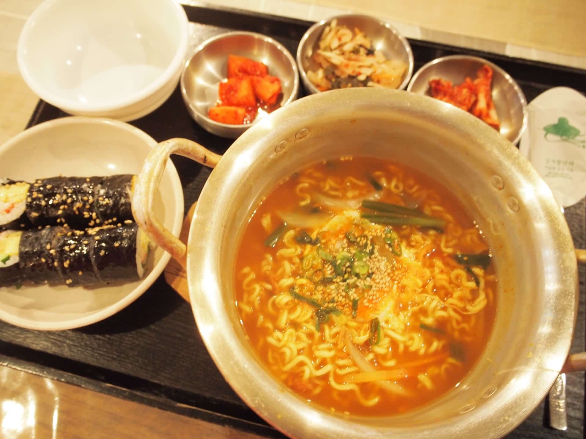 班家食工房 − 鶴橋コリアンタウンで韓国料理ランチ。安いのに美味でリピ必至