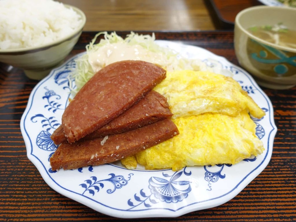 やんばる食堂 那覇市長田にある沖縄の大衆食堂 メニュー数が圧巻 Milkteagirl